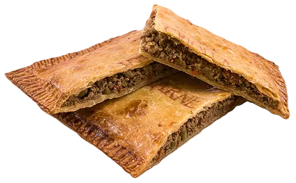 Empanada gallega rellena de carne criolla.